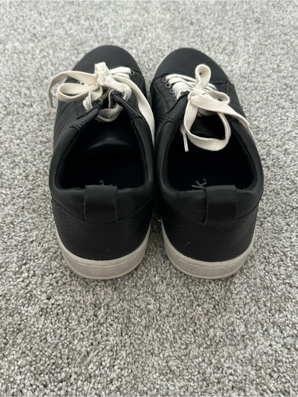 Softwalk Black Sneakers Women’s Size 9 Tennis Shoes